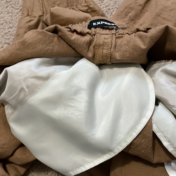 EXPRESS khaki Jogger Pants ! - Picture 9 of 9